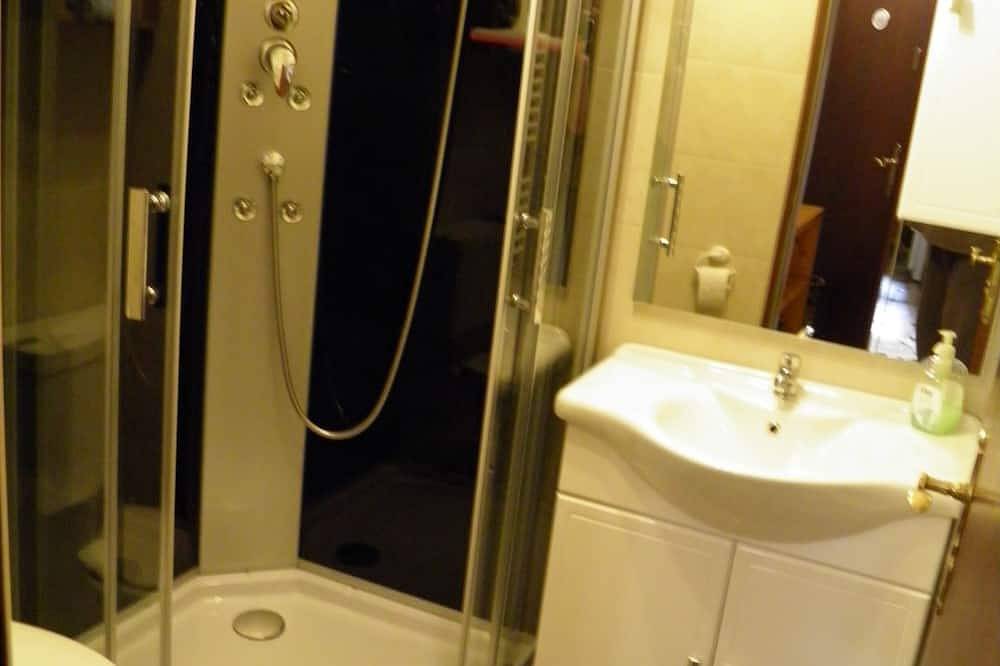 Ganze Wohnung, Große  sonnige Ferienwohnung, eigener Eingang in Wiener Alpen in Niederösterreich