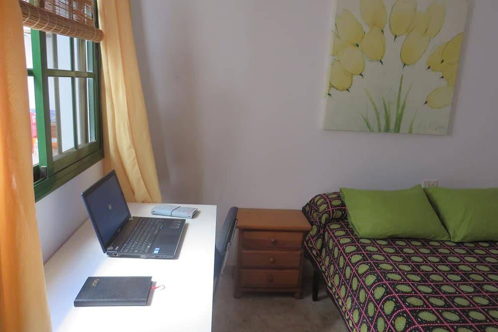 Entire apartment, Nice apartment near the beach of Famara in Famara Beach, Teguise