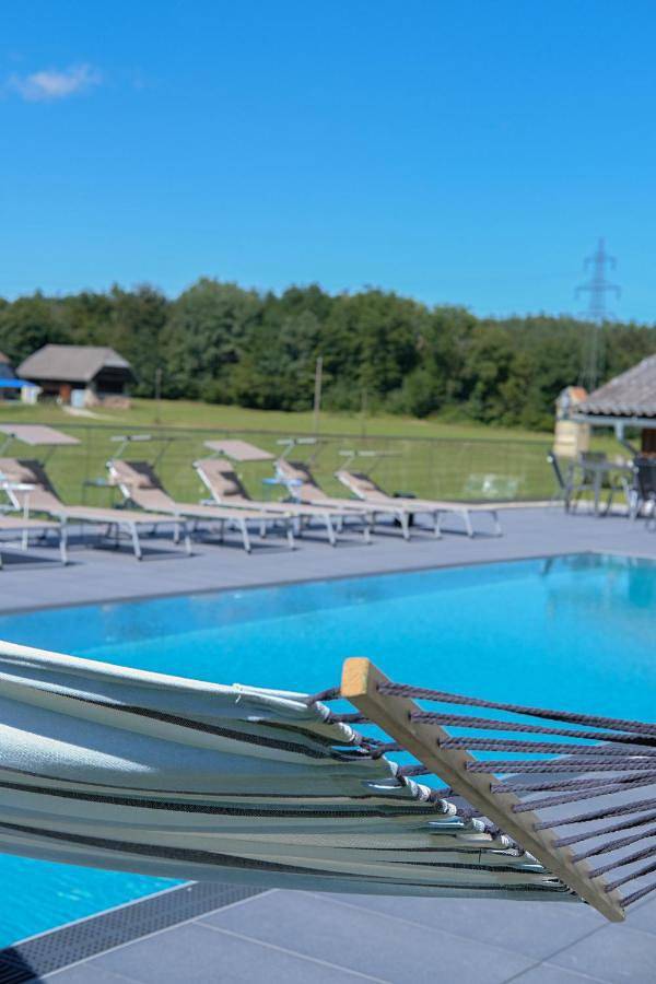 BnB für 2 Personen, mit Balkon und Terrasse sowie Garten und Pool am Wörthersee