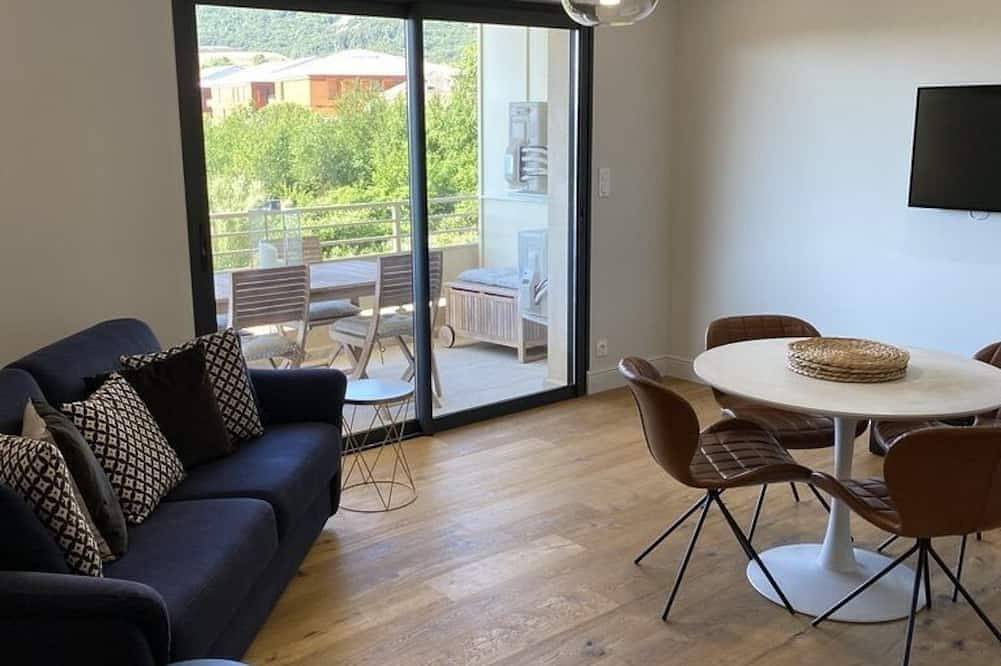 Appartement entier, Appartement Supérieure avec une Terrasse in Corte, Parc naturel régional de Corse