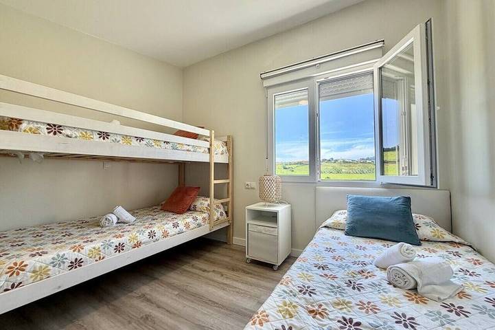 Ganze Wohnung, Detached house with garden Ajo Beach in Playa de Cuberris (Bareyo), Bareyo