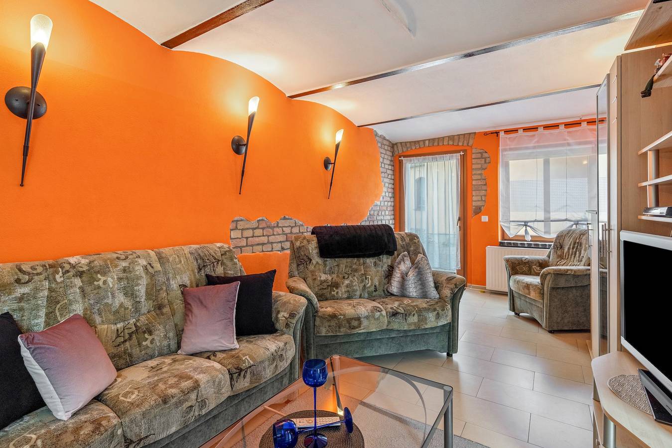 Entire apartment, Holiday Apartment 'Plenty of Space to Relax' with Private Terrace and Wi-Fi in Schönewalde, Elster region