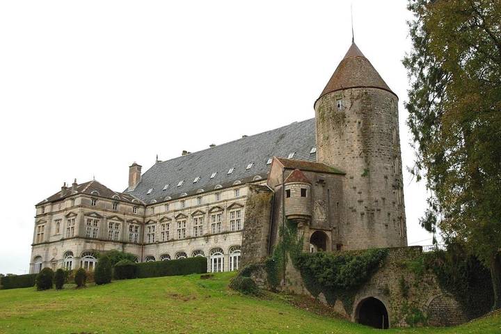 Chambre d’hôte pour 3 personnes, avec jardin et vue à Frasne-le-Château