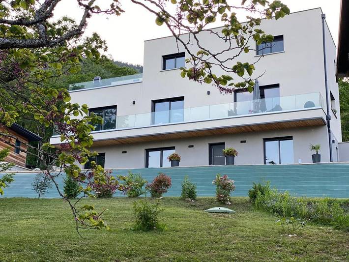 Gîte pour 6 personnes, avec Terrasse et Jardin ainsi que Vue sur le lac et Vue dans Station de Monts Jura - 3