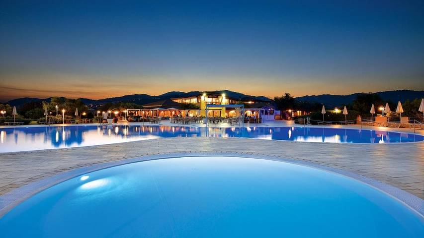 Hôtel pour 2 personnes, avec vue ainsi que piscine et jardin