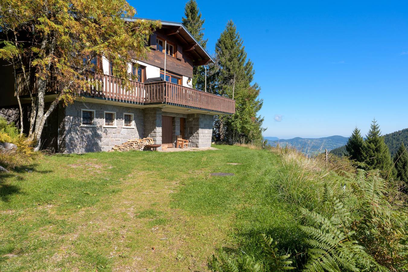 Chalet 'La Rocaille' met Uitzicht op de Bergen, Privéterras en Wi-Fi in Muhlbach-sur-Munster, Parc naturel régional des Ballons des Vosges