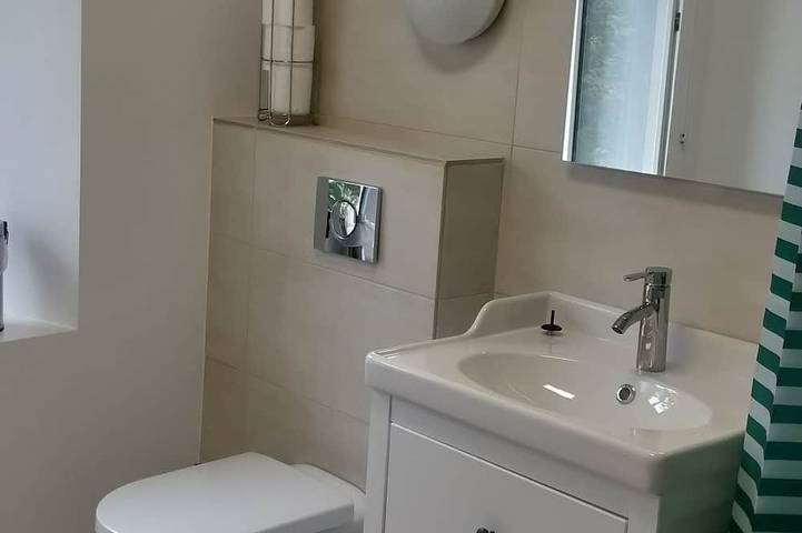 Gîte pour 2 personnes, avec terrasse ainsi que jardin et piscine à Taulis - 3