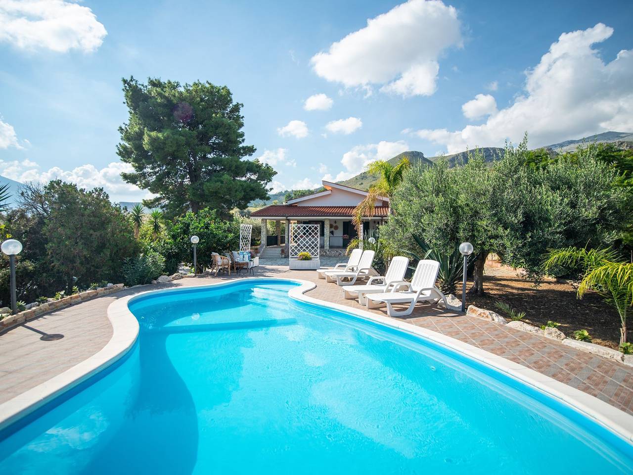 Villa in Sizilien mit Pool am Sandstrand in Scopello, Castellammare del Golfo