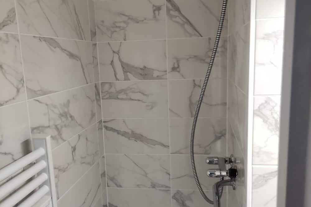 Entire apartment, Comfortable ground-floor 2-room apartment, 150 meters from the beach. in Damgan, Côte des Mégalithes