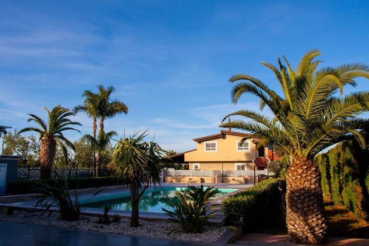 Ferienwohnung für 6 Personen, mit Pool und Garten - 1