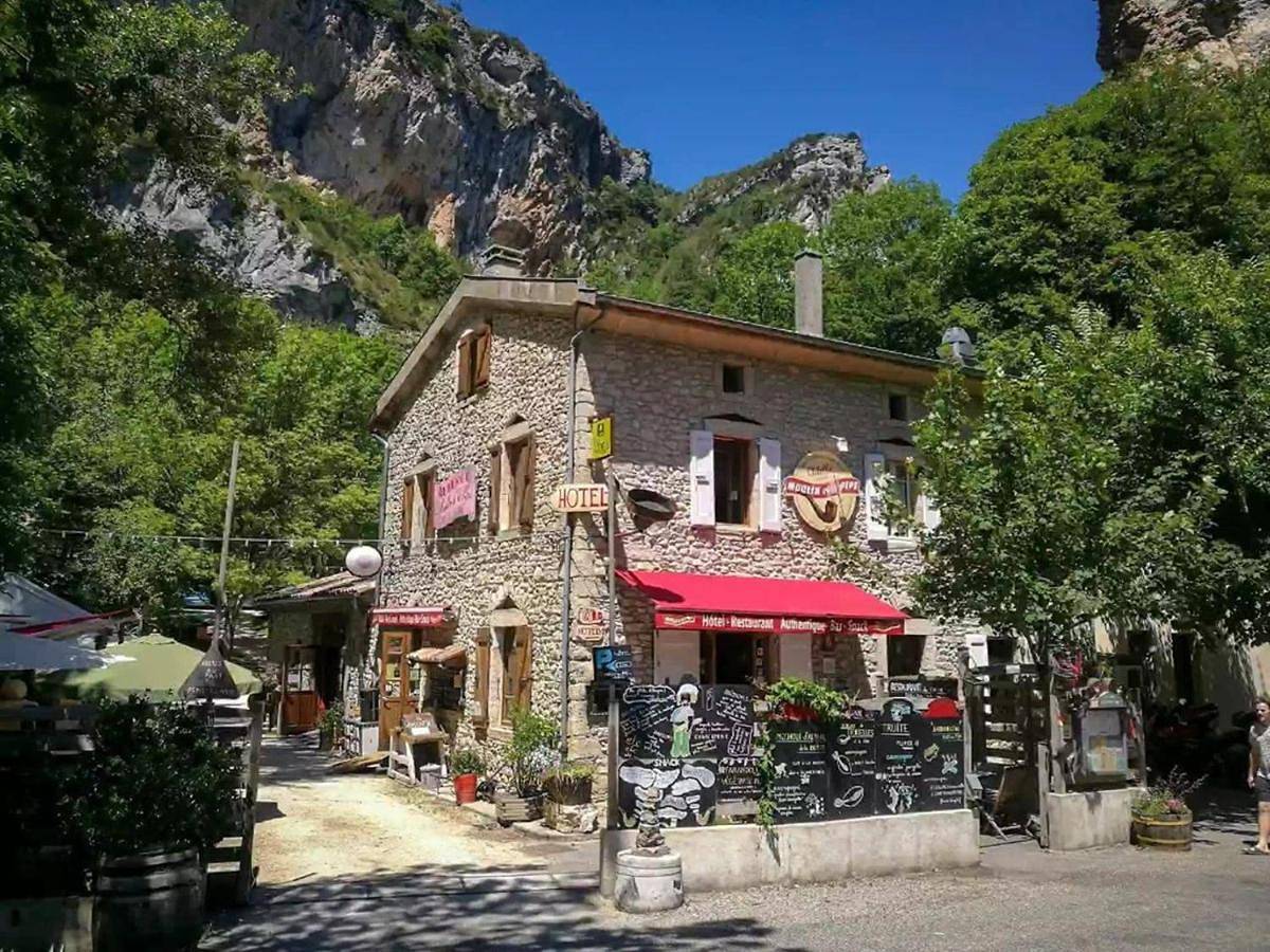 Logis Hotel Le Moulin De La Pipe in Plan-de-Baix, Parc naturel régional du Vercors