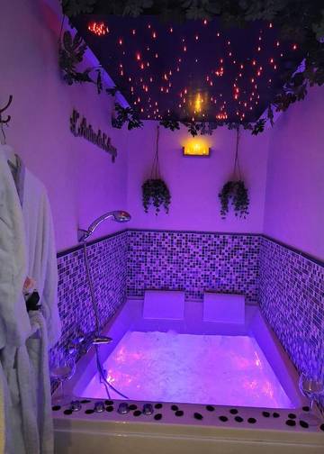 Gîte pour 2 personnes, avec jacuzzi et jardin à Trédarzec