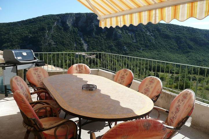 Gîte pour 6 personnes, avec jardin et terrasse