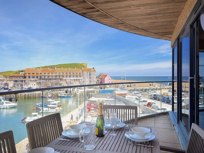 Apartment for 4 people, with Balcony in West Bay