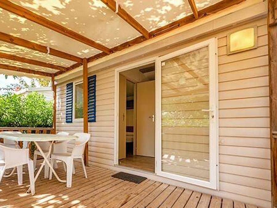 Camping Les Salins de la Gardiole (Anciennement L'Europe) - Mobilhome 4 personnes - Confort | 2 Chambres | 4 Couchages | Terrasse semi-couverte | 1 Salle de bain | Climatisation in Vic-la-Gardiole, Côte d'Améthyste