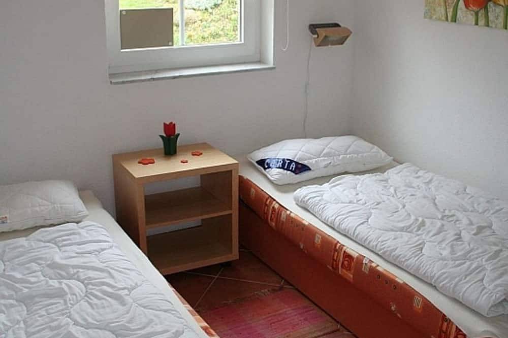 See in Sicht - Gemütliches 80qm Ferienhaus für 6 Personen mit Terrasse in in Sternberg, Ludwigslust-Parchim