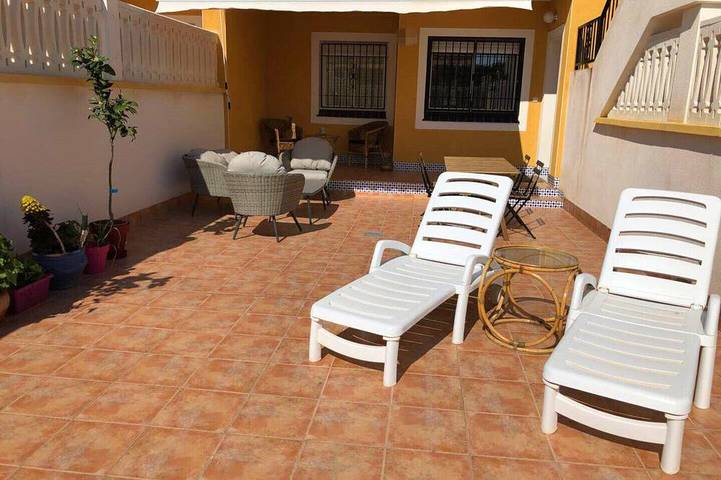 Ferienhaus für 4 Personen, mit Terrasse und Pool - 1