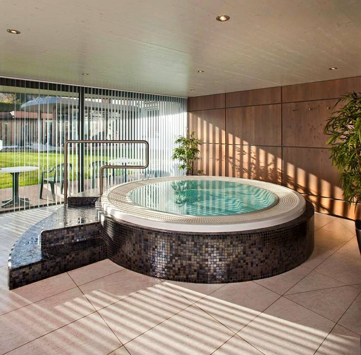 Hôtel, avec Terrasse et Jacuzzi ainsi que Jardin et Piscine