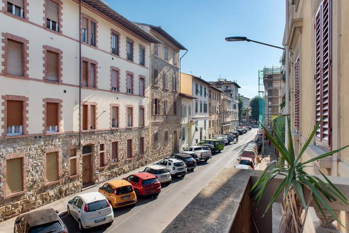 Ganze Wohnung, Apartment „Firenze Famiglie Amici“ mit Balkon, Wlan und Klimaanlage in Gavinana Galluzzo, Florenz