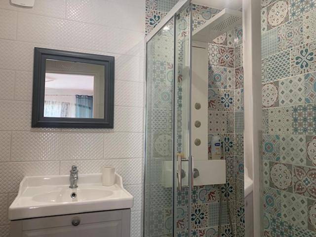 Gîte pour 2 personnes, avec piscine et vue ainsi que terrasse et jardin à Plan-d'Orgon - 3