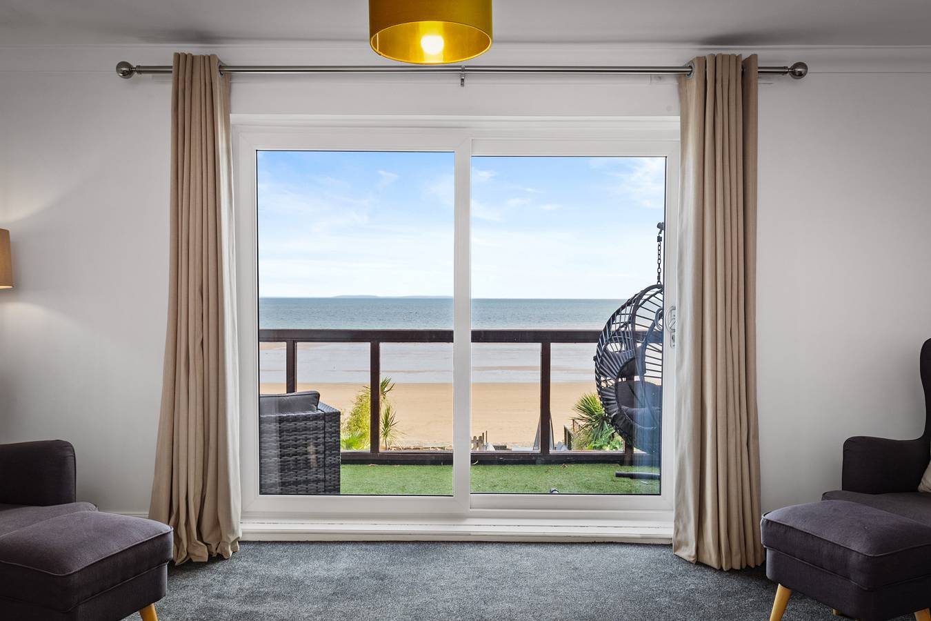 Penrose - Beach House with Direct Beach Access in Saundersfoot, Pembrokeshire