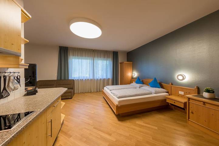 Ferienwohnung für 2 Personen, mit Pool und Balkon in Meran - 3