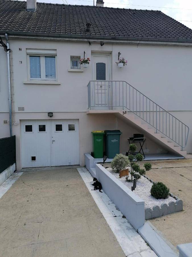 Chambre d’hôte pour 2 personnes, avec terrasse et jardin à Champagné (Sarthe)