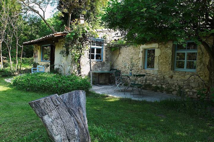 Location de vacances pour 3 personnes, avec Terrasse et Jardin à Souspierre