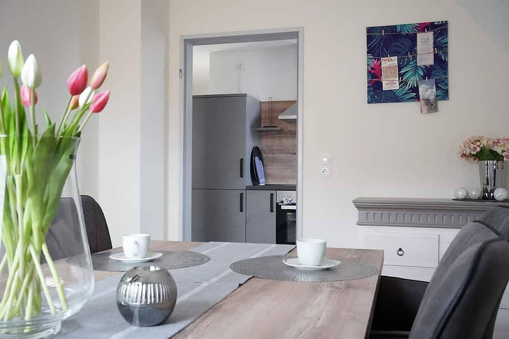 Ganze Wohnung, Ferienwohnung mit beheiztem Innenpool und Sauna - Haus Meta Whg. 3 in Weener, Emsland