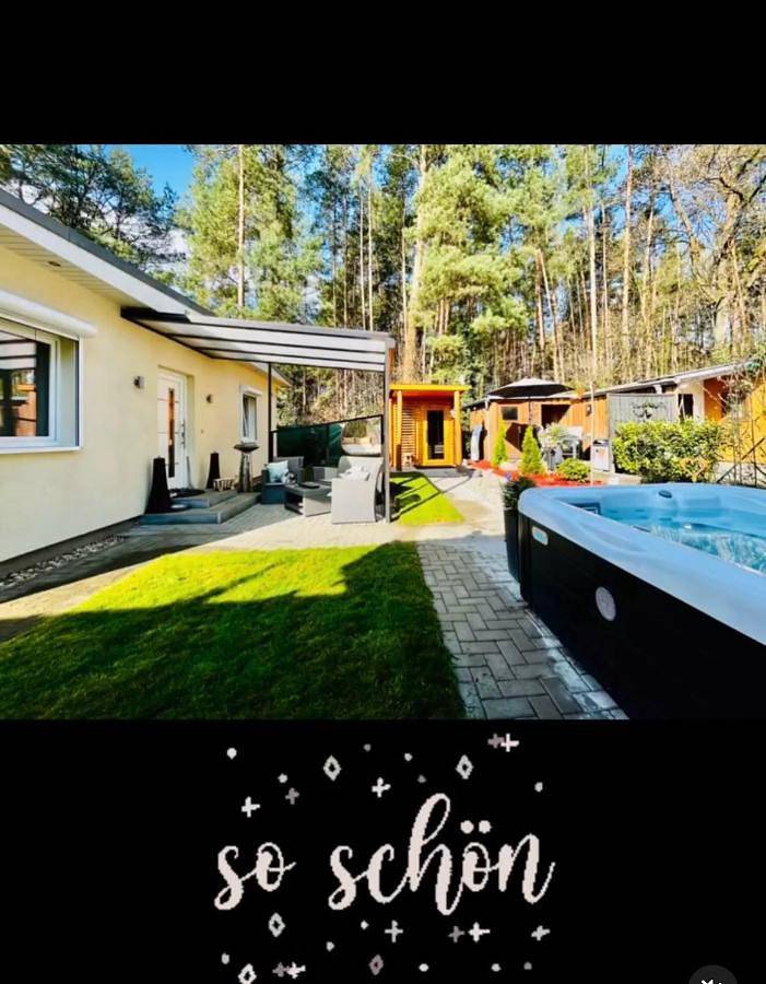 Ferienhaus für 4 Personen, mit Whirlpool und Terrasse sowie Garten und Sauna in Michendorf