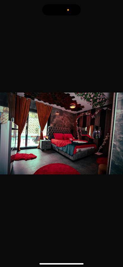 Chambre d’hôte pour 2 personnes, avec piscine et terrasse ainsi que jacuzzi et sauna à Charleroi - 2