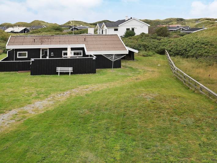 Ferieudlejning for 6 personer, med terrasse, børnevenlig i Blokhus