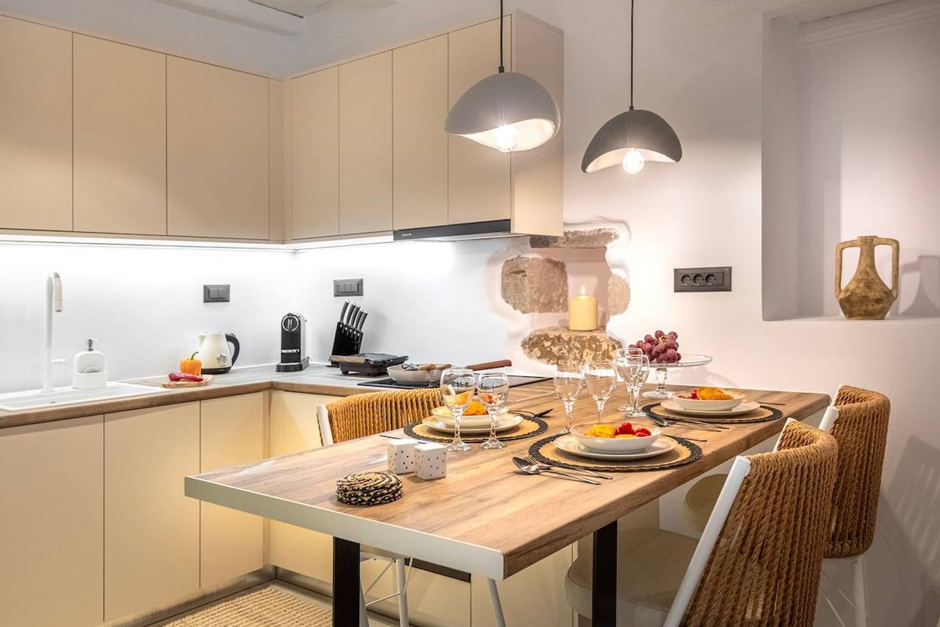 Stema suite 1 in Plaka (Milos), Milos