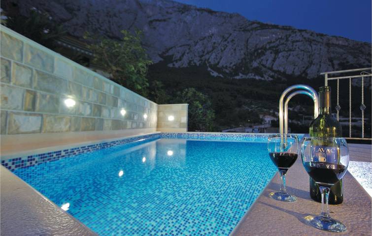 Ferienhaus für 8 Personen, mit Terrasse in Makarska - 2