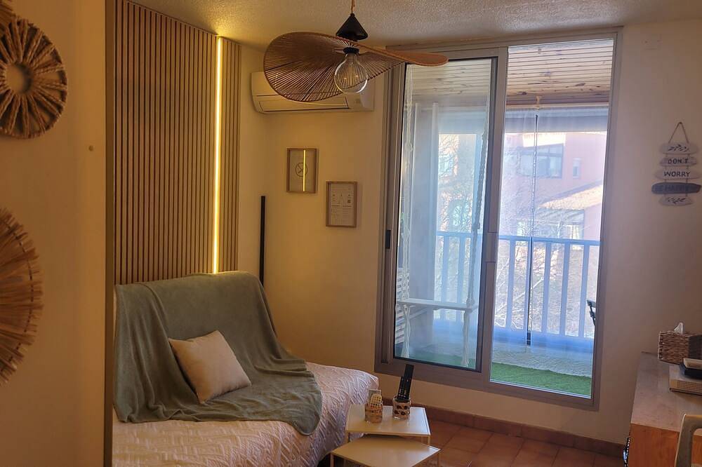 Entire apartment, Studio Serenata in Sausset-les-Pins, Mediterranean Coast (France)