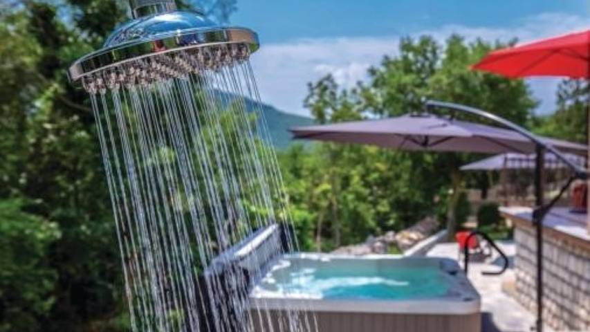Villa für 7 Personen, mit Garten und Whirlpool - 1