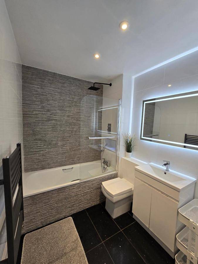 Three-Bedroom House in Totnes, Devon