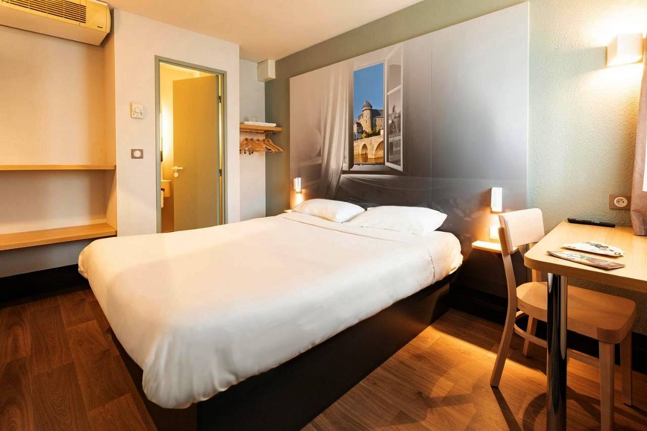 Double Room in Changé (Mayenne), Mayenne