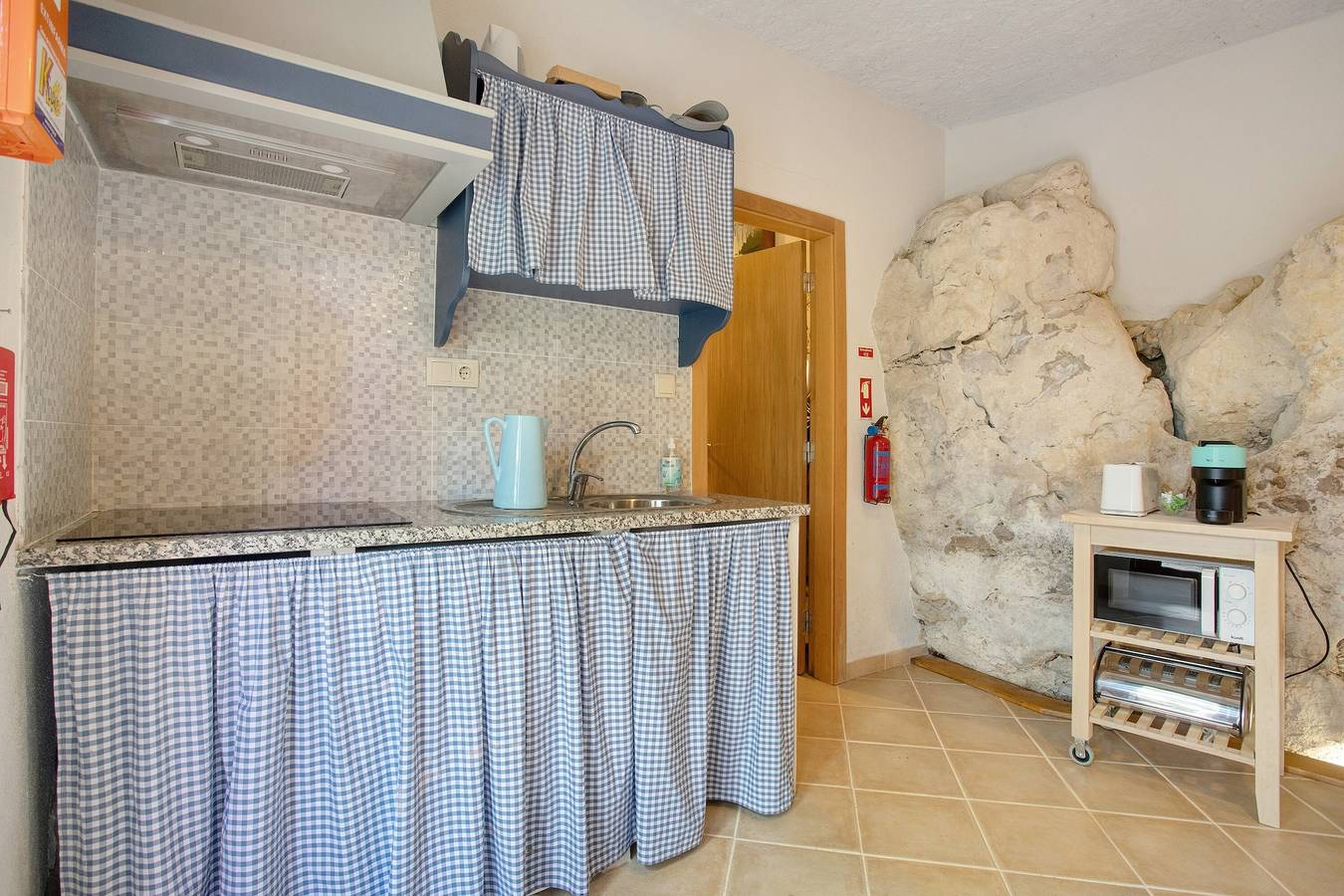 Landhuis 'Quinta Do Castelo - Casa De Pedra' met Privéterras, Wi-Fi en Airconditioning, foto 8