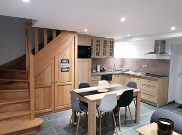 Gîte pour 6 personnes, avec terrasse et jardin, animaux acceptés à Les Eyzies-de-Tayac-Sireuil