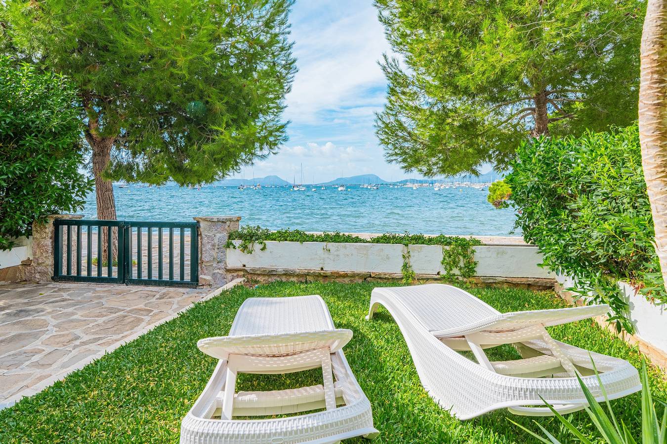 Entire apartment, Apartment 'Casa Faro' with Sea View, Wi-Fi and Air Conditioning in Port de Pollença, Pollença