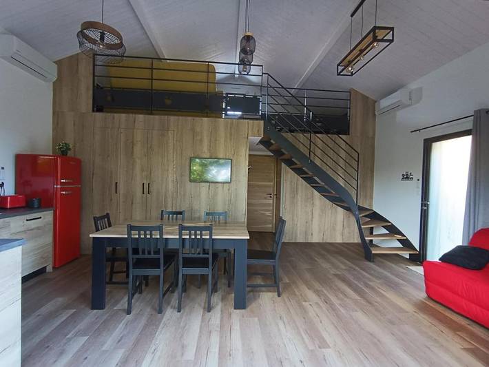 Location de vacances pour 8 personnes, avec terrasse ainsi que jardin et vue à Treize-Vents - 2