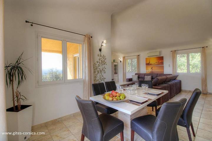 Gîte pour 6 personnes, avec piscine ainsi que jardin et balcon à San-Gavino-di-Carbini - 2