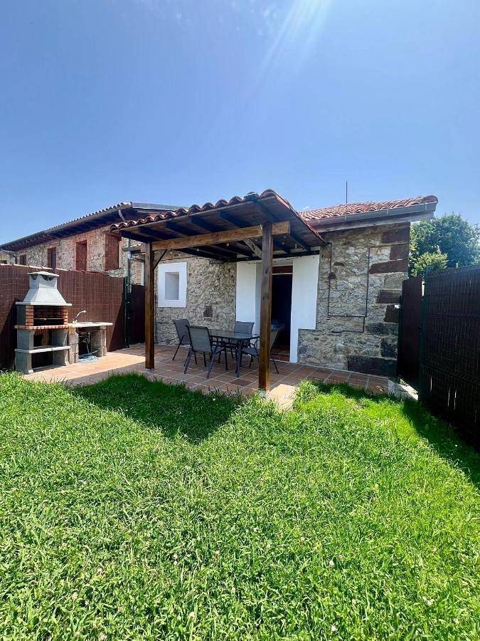 Apartamento para 4 personas, con terraza y jardín, Se admiten mascotas en Piélagos