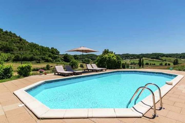 Location de vacances pour 8 personnes, avec balcon et piscine à Courbiac - 4