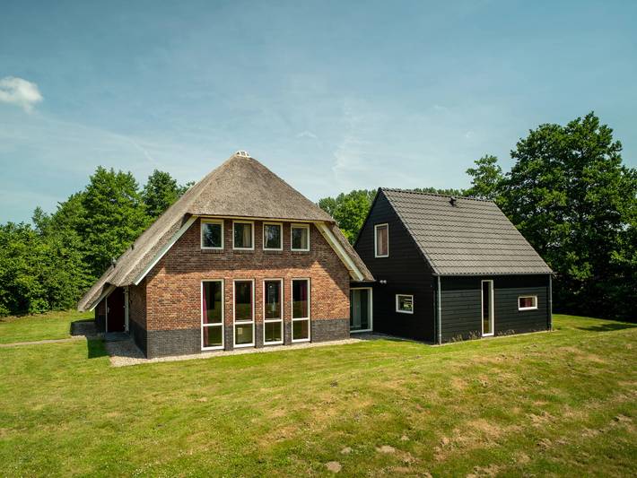 Bungalow für 24 Personen, mit Terrasse und Balkon/Terrasse - 1