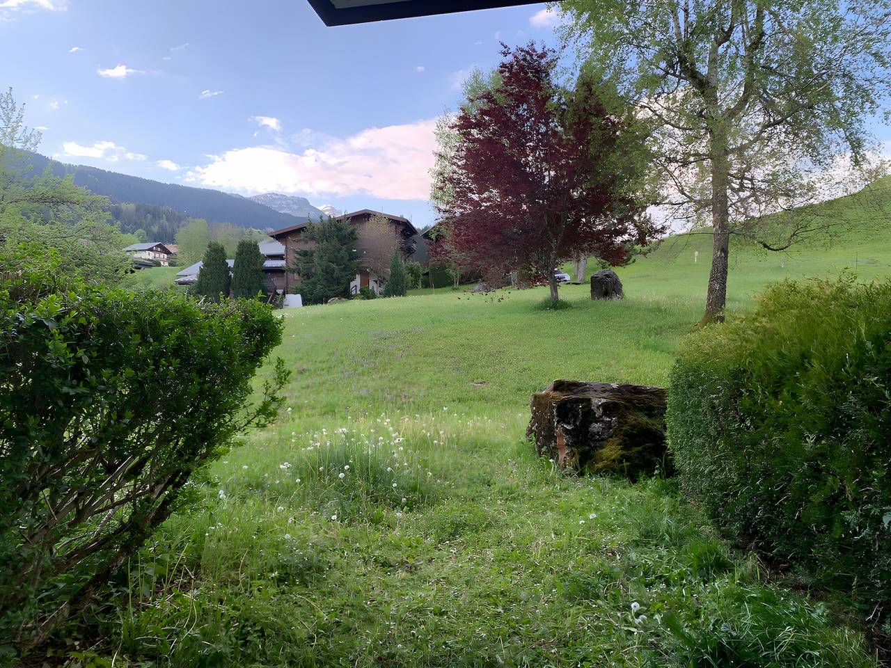 Geheel appartement, Appartement 'Appt De Montagne Araches' met Privéterras en Gemeenschappelijke Tuin in Les Carroz, Arâches-la-Frasse