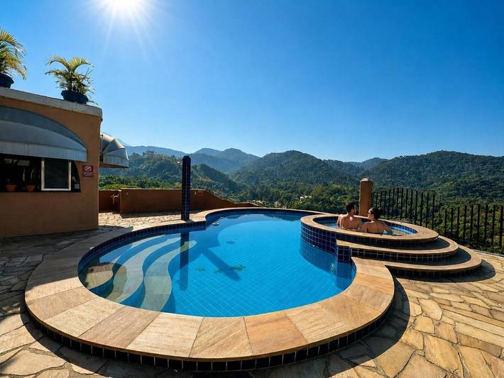 Hôtel pour 3 personnes, avec piscine ainsi que jardin et vue - 1