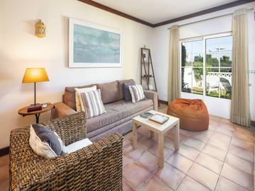 Ferienhaus für 4 Personen, mit Balkon und Garten sowie Pool, kinderfreundlich in Lagoa