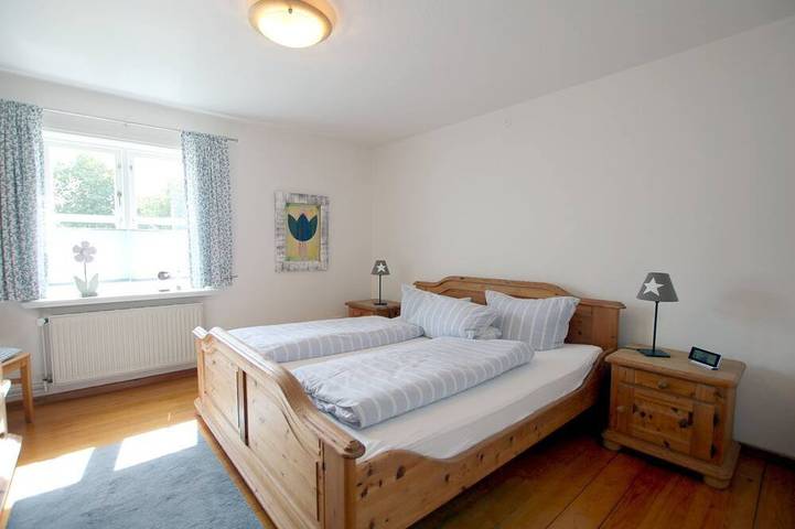 Ganze Wohnung, Starklef 21, Whg. 1 - Ferienwhg. in Wyk, 4 Personen im Eg eines 2-Familienhauses in Nordfriesische Inseln (Schleswig-Holstein) (Schleswig-Holstein), Wyk auf Föhr